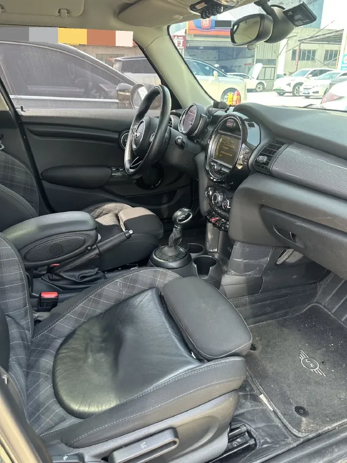 2016 MINI MINI 1.5T 136HP L3 6AT,autocango,china used car exporter,china ev exporter,chinese used car exporter,chinese used ev exporter