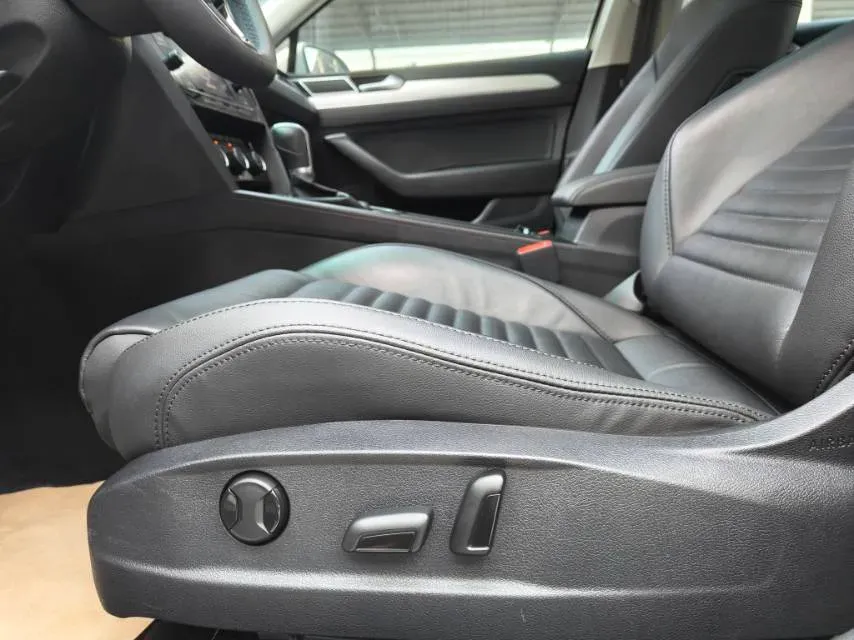 2019 Chevrolet Malibu XL 2.0T 241HP L4 9AT,autocango,china used car exporter,china ev exporter,chinese used car exporter,chinese used ev exporter