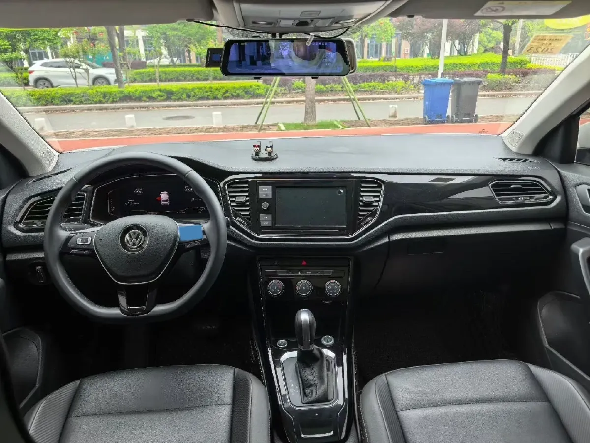 2020 Volkswagen T-Roc 1.4T 150HP L4 7DCT,autocango,china used car exporter,china ev exporter,chinese used car exporter,chinese used ev exporter