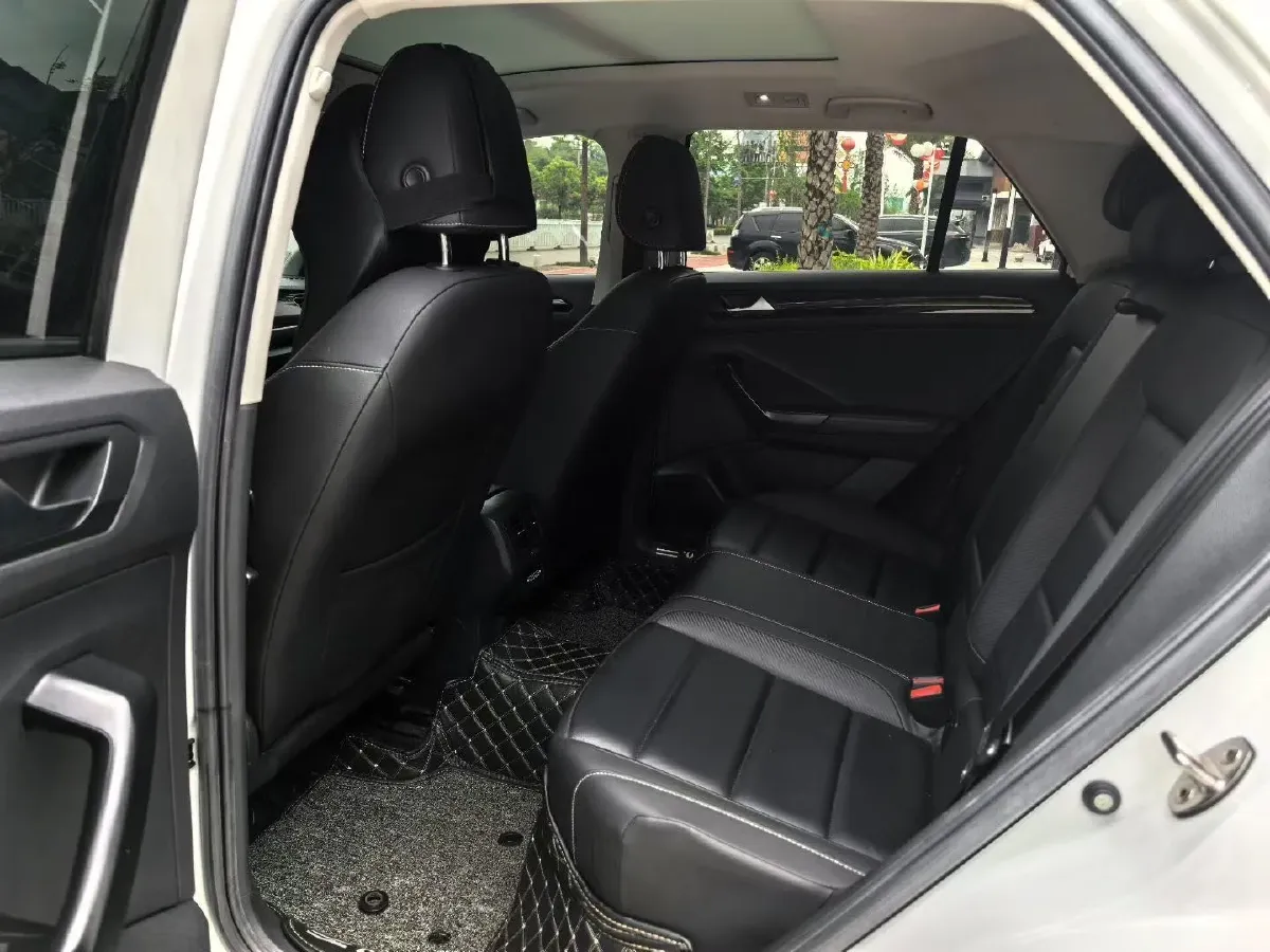 2020 Volkswagen T-Roc 1.4T 150HP L4 7DCT,autocango,china used car exporter,china ev exporter,chinese used car exporter,chinese used ev exporter