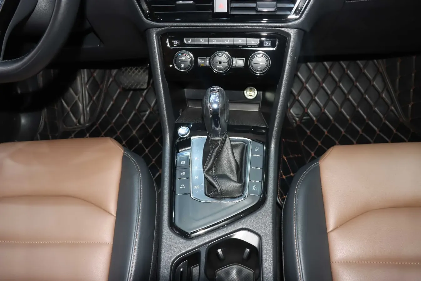 2020 Volkswagen Tharu 1.4T 150HP L4 7DCT,autocango,china used car exporter,china ev exporter,chinese used car exporter,chinese used ev exporter