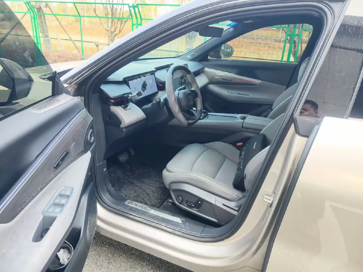 2023 LYNK&CO 08 EM-P 1.5T 163HP L4 3DHT PHEV 21.2KWH,autocango,china used car exporter,china ev exporter,chinese used car exporter,chinese used ev exporter