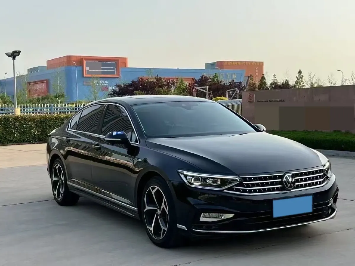 2023 Volkswagen Magotan 2.0T 186HP L4 7DCT,autocango,china used car exporter,china ev exporter,chinese used car exporter,chinese used ev exporter