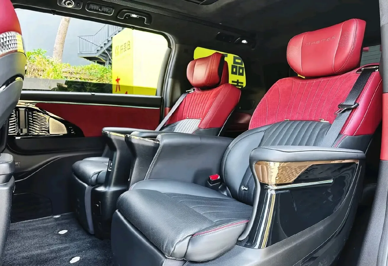 2023 GAC Trumpchi M8 2.0T 252HP L4 8AT,autocango,china used car exporter,china ev exporter,chinese used car exporter,chinese used ev exporter