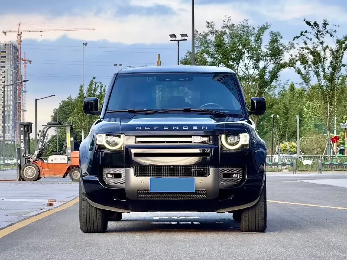 2023 Land Rover Defender 3.0T 400HP L6 8AT,autocango,china used car exporter,china ev exporter,chinese used car exporter,chinese used ev exporter