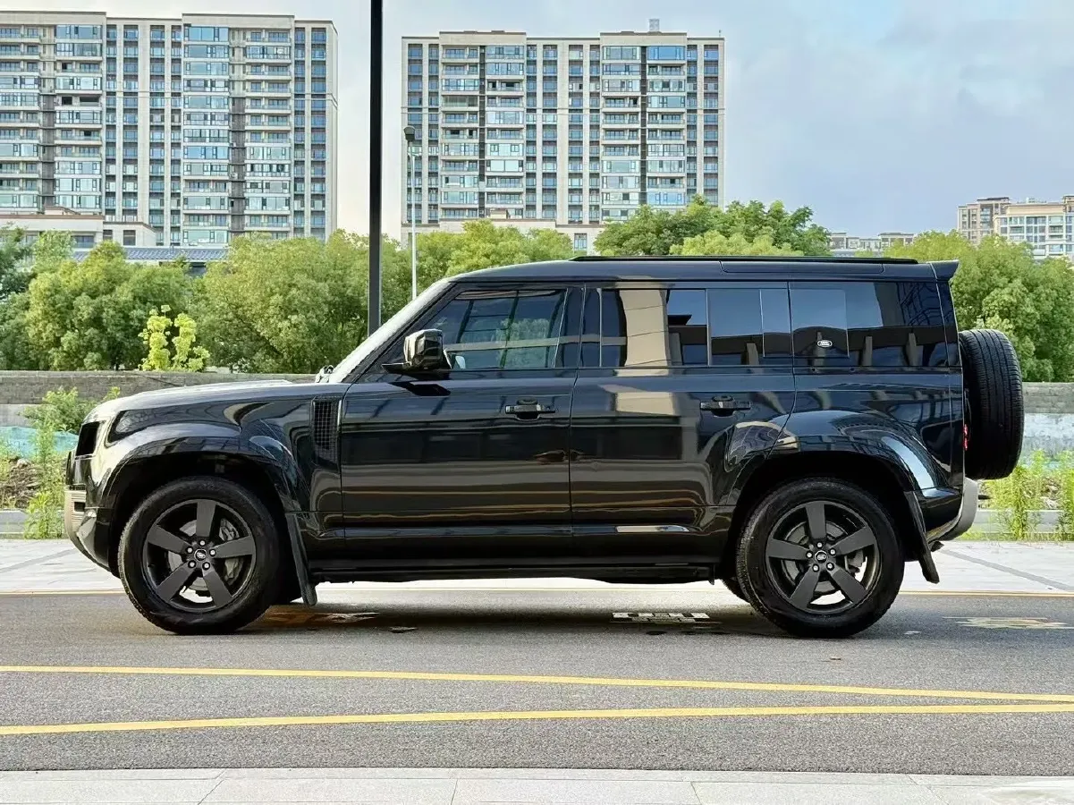 2023 Land Rover Defender 3.0T 400HP L6 8AT,autocango,china used car exporter,china ev exporter,chinese used car exporter,chinese used ev exporter