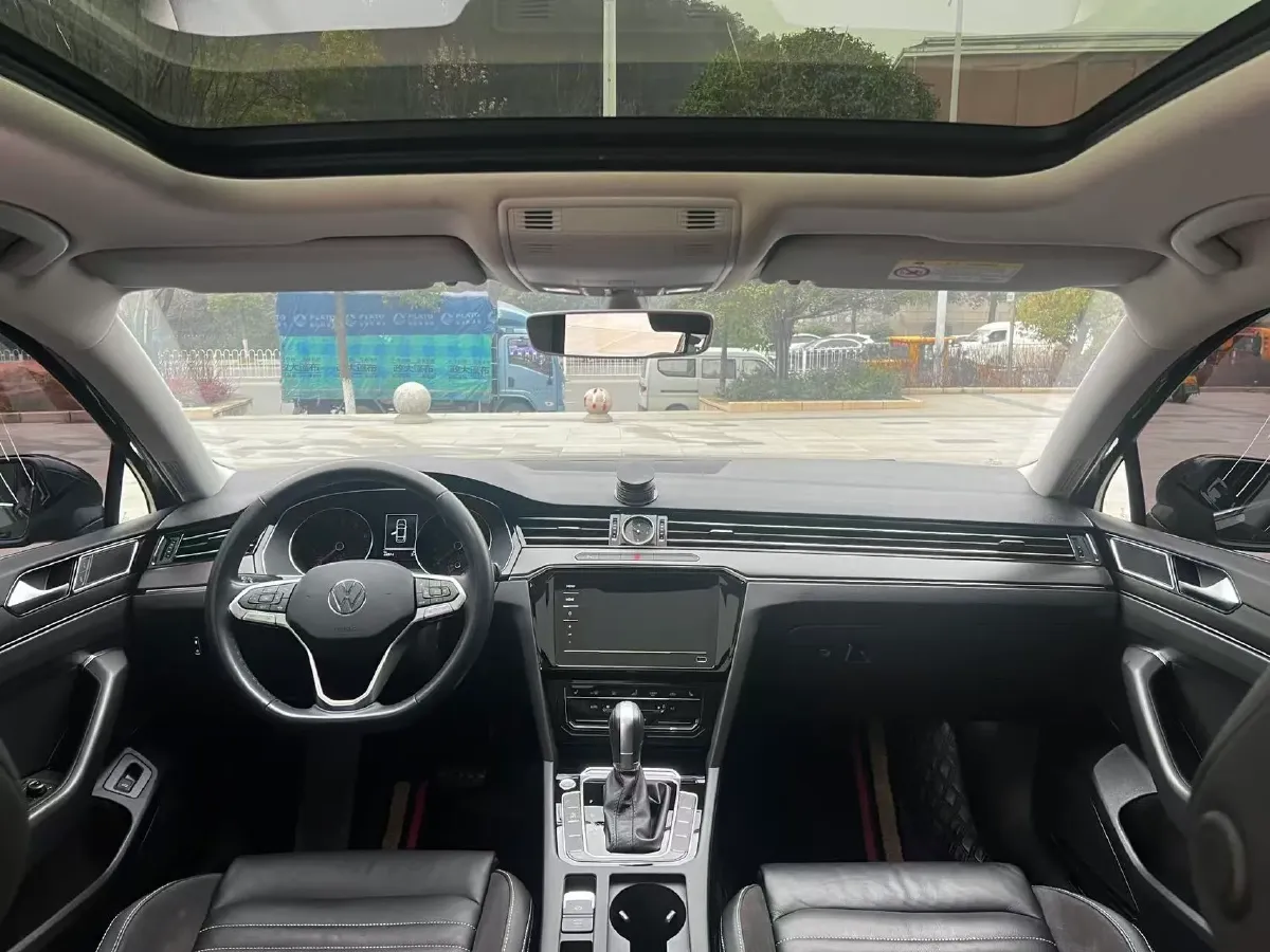 2020 Volkswagen Magotan 2.0T 186HP L4 7DCT,autocango,china used car exporter,china ev exporter,chinese used car exporter,chinese used ev exporter