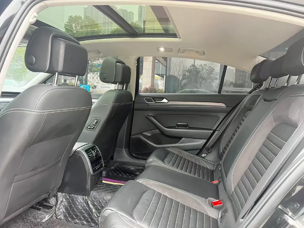 2020 Volkswagen Magotan 2.0T 186HP L4 7DCT,autocango,china used car exporter,china ev exporter,chinese used car exporter,chinese used ev exporter