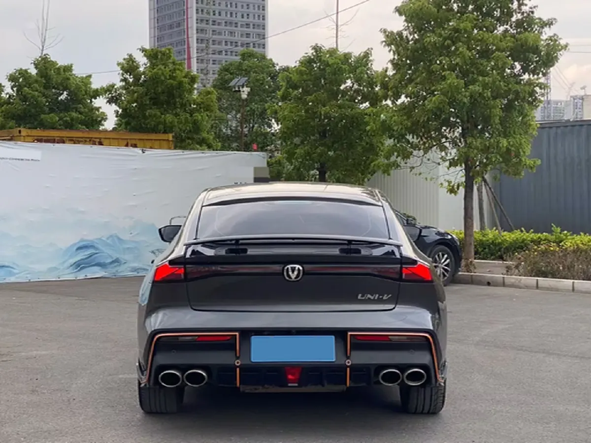 2022 ChangAn UNI-V 1.5T 188HP L4 7DCT,autocango,china used car exporter,china ev exporter,chinese used car exporter,chinese used ev exporter