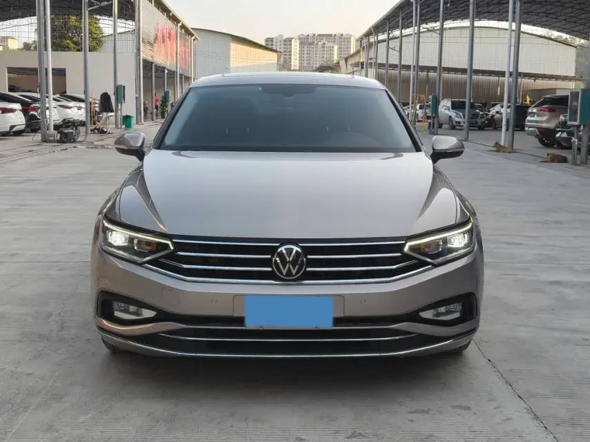 2020 Volkswagen Magotan 2.0T 186HP L4 7DCT,autocango,china used car exporter,china ev exporter,chinese used car exporter,chinese used ev exporter