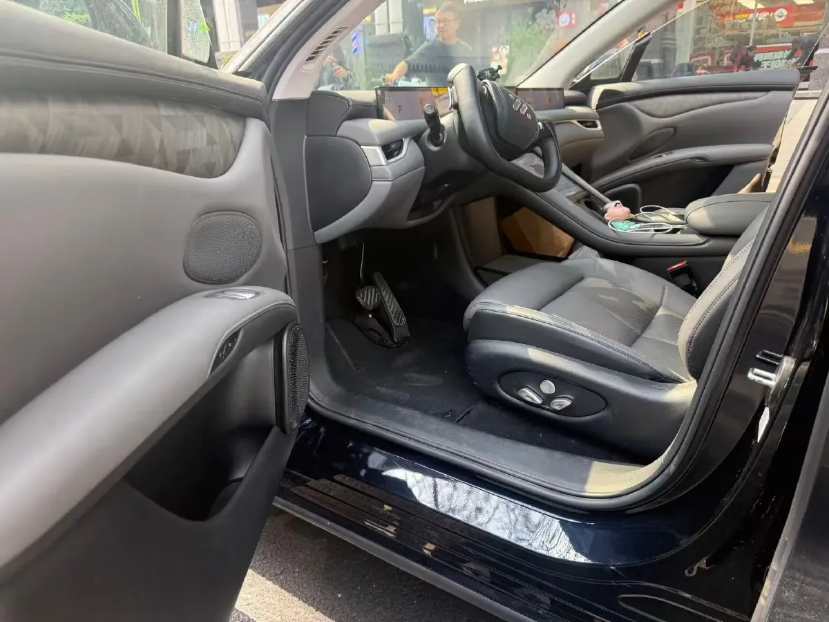 2023 IM LS6 BEV 71KWH,autocango,china used car exporter,china ev exporter,chinese used car exporter,chinese used ev exporter