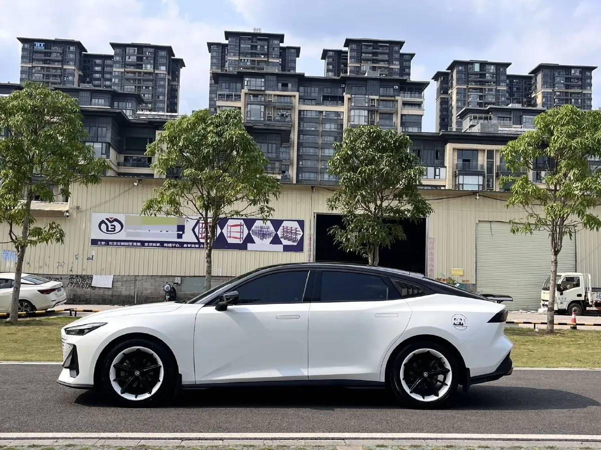 2022 ChangAn UNI-V 1.5T 188HP L4 7DCT,autocango,china used car exporter,china ev exporter,chinese used car exporter,chinese used ev exporter