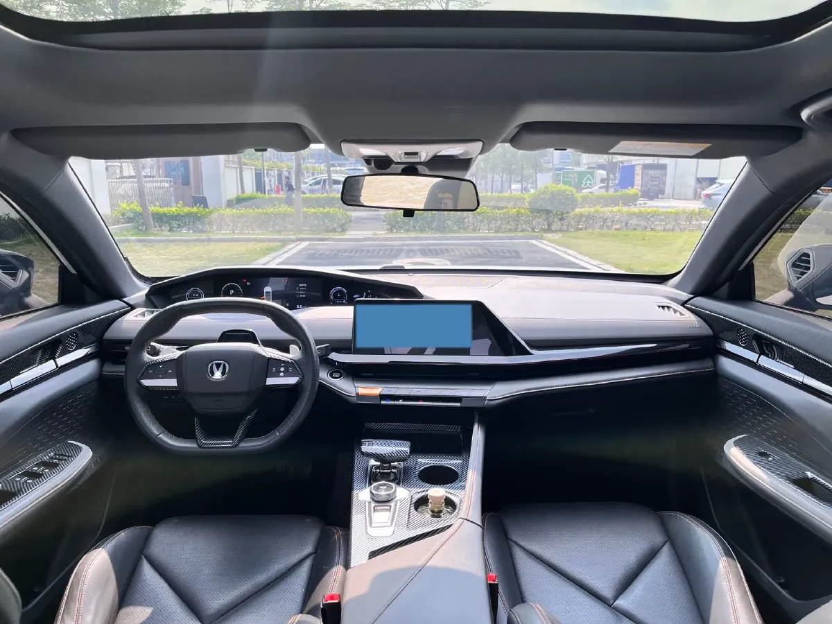 2022 ChangAn UNI-V 1.5T 188HP L4 7DCT,autocango,china used car exporter,china ev exporter,chinese used car exporter,chinese used ev exporter