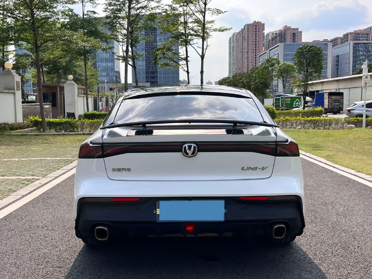 2022 ChangAn UNI-V 1.5T 188HP L4 7DCT,autocango,china used car exporter,china ev exporter,chinese used car exporter,chinese used ev exporter