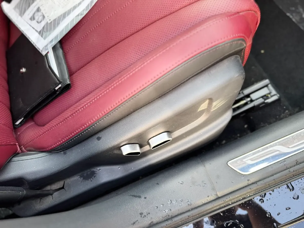 2022 HongQi H5 1.8T 197HP L4 6AT,autocango,china used car exporter,china ev exporter,chinese used car exporter,chinese used ev exporter