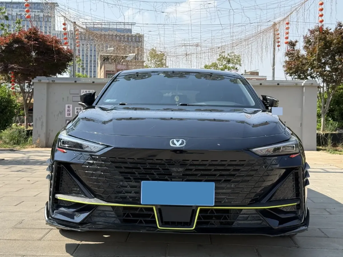 2022 ChangAn UNI-V 1.5T 188HP L4 7DCT,autocango,china used car exporter,china ev exporter,chinese used car exporter,chinese used ev exporter