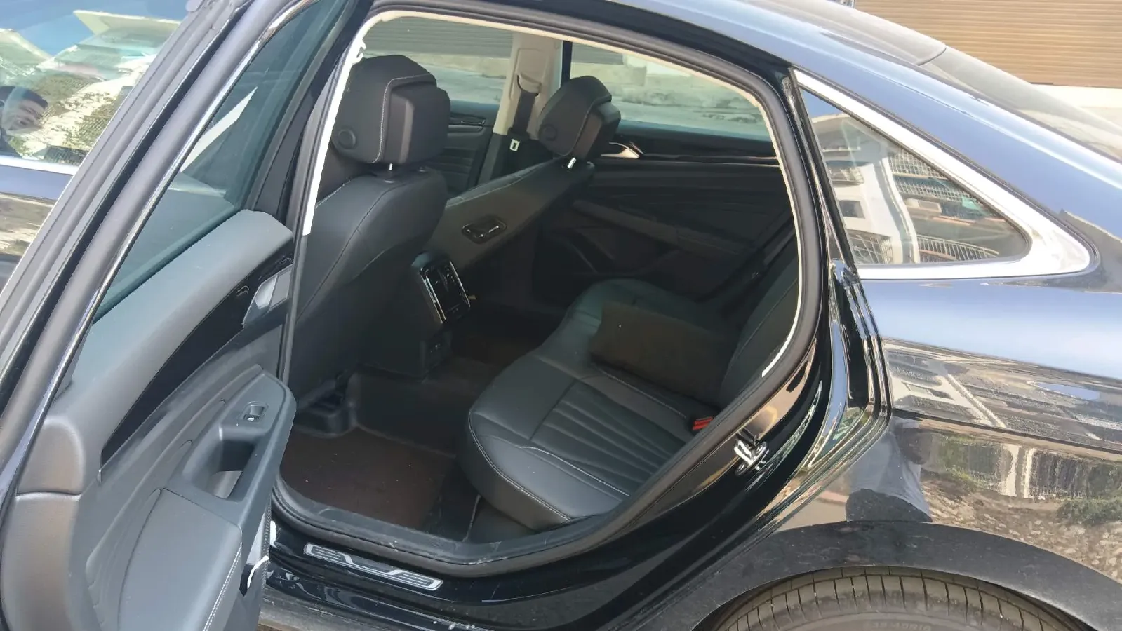 2025 Volkswagen Passat 2.0T 220HP L4 7DCT,autocango,china used car exporter,china ev exporter,chinese used car exporter,chinese used ev exporter