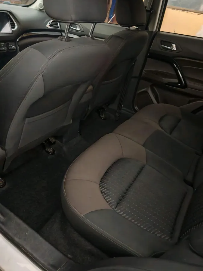 2017 GAC Trumpchi GS4 1.5T 152HP L4 5MT,autocango,china used car exporter,china ev exporter,chinese used car exporter,chinese used ev exporter