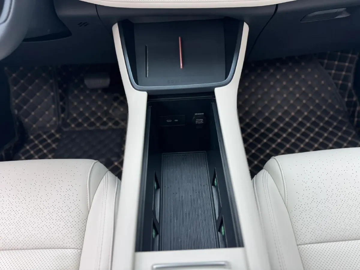 2025 LYNK&CO 06 1.5T 181HP L4 7DCT,autocango,china used car exporter,china ev exporter,chinese used car exporter,chinese used ev exporter