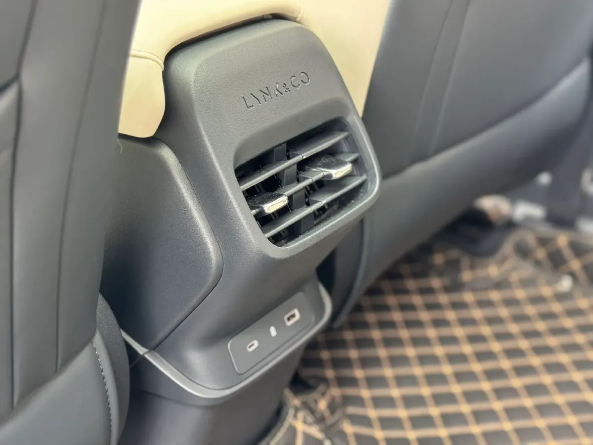 2025 LYNK&CO 06 1.5T 181HP L4 7DCT,autocango,china used car exporter,china ev exporter,chinese used car exporter,chinese used ev exporter