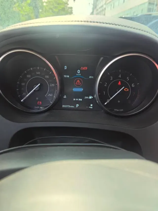 2018 Jaguar E-PACE 2.0T 249HP L4 9AT,autocango,china used car exporter,china ev exporter,chinese used car exporter,chinese used ev exporter