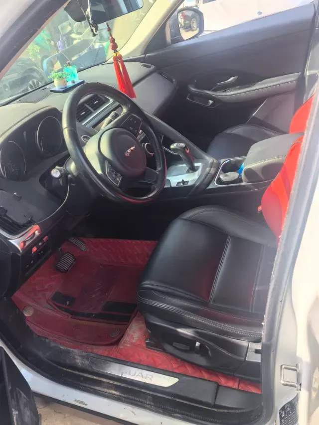 2018 Jaguar E-PACE 2.0T 249HP L4 9AT,autocango,china used car exporter,china ev exporter,chinese used car exporter,chinese used ev exporter