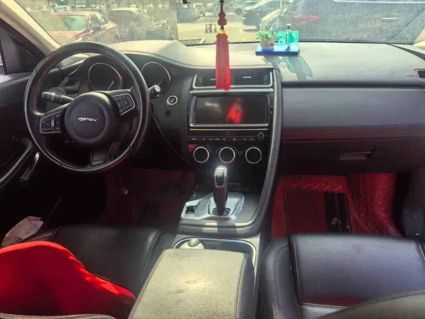 2018 Jaguar E-PACE 2.0T 249HP L4 9AT,autocango,china used car exporter,china ev exporter,chinese used car exporter,chinese used ev exporter