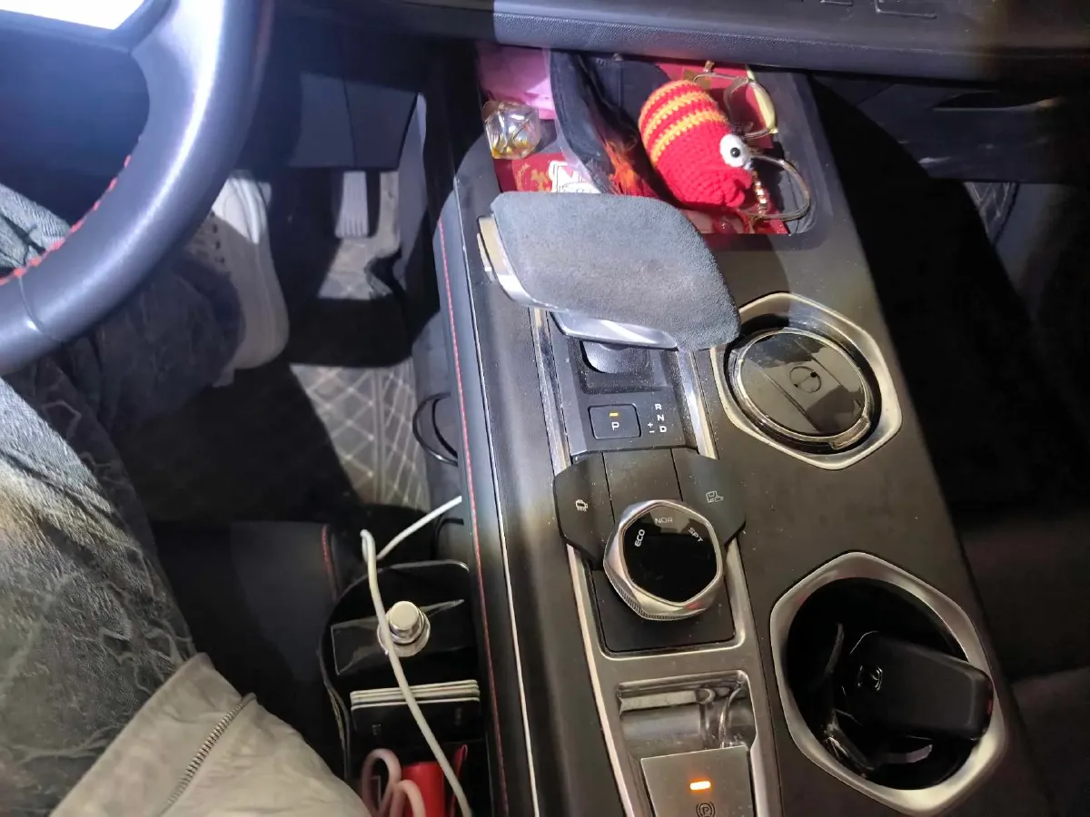 2022 ChangAn Oshan X7 Plus 1.5T 188HP L4 7DCT,autocango,china used car exporter,china ev exporter,chinese used car exporter,chinese used ev exporter