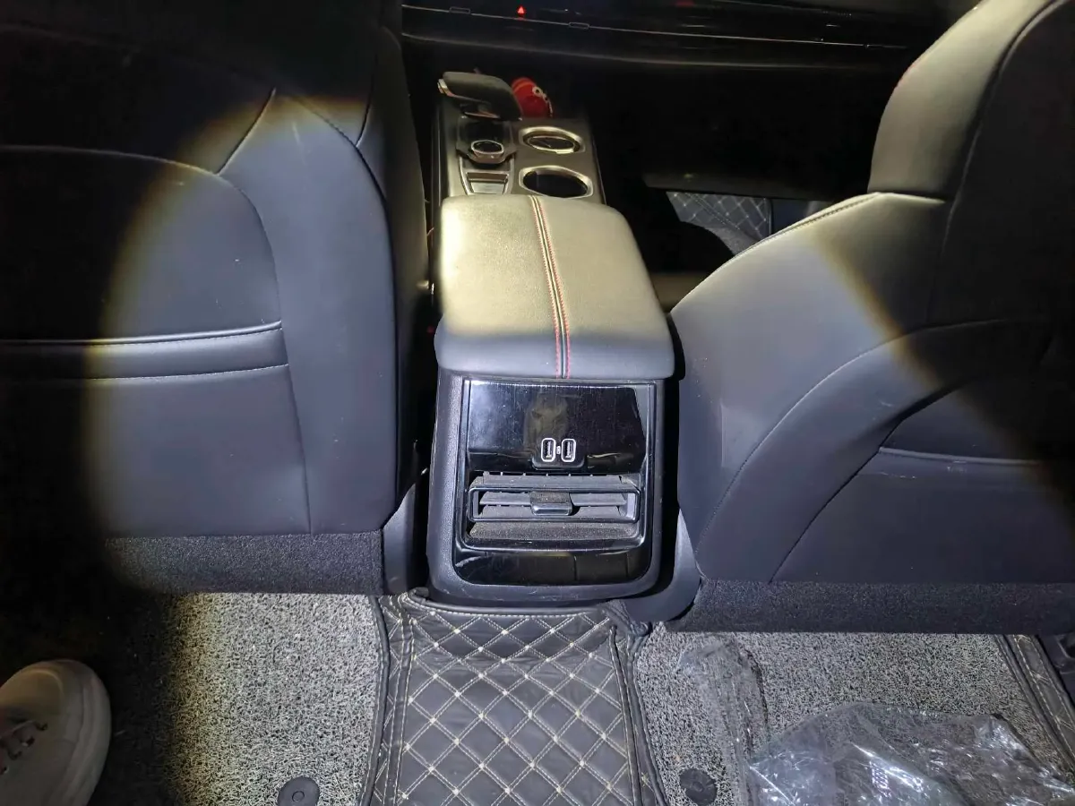 2022 ChangAn Oshan X7 Plus 1.5T 188HP L4 7DCT,autocango,china used car exporter,china ev exporter,chinese used car exporter,chinese used ev exporter