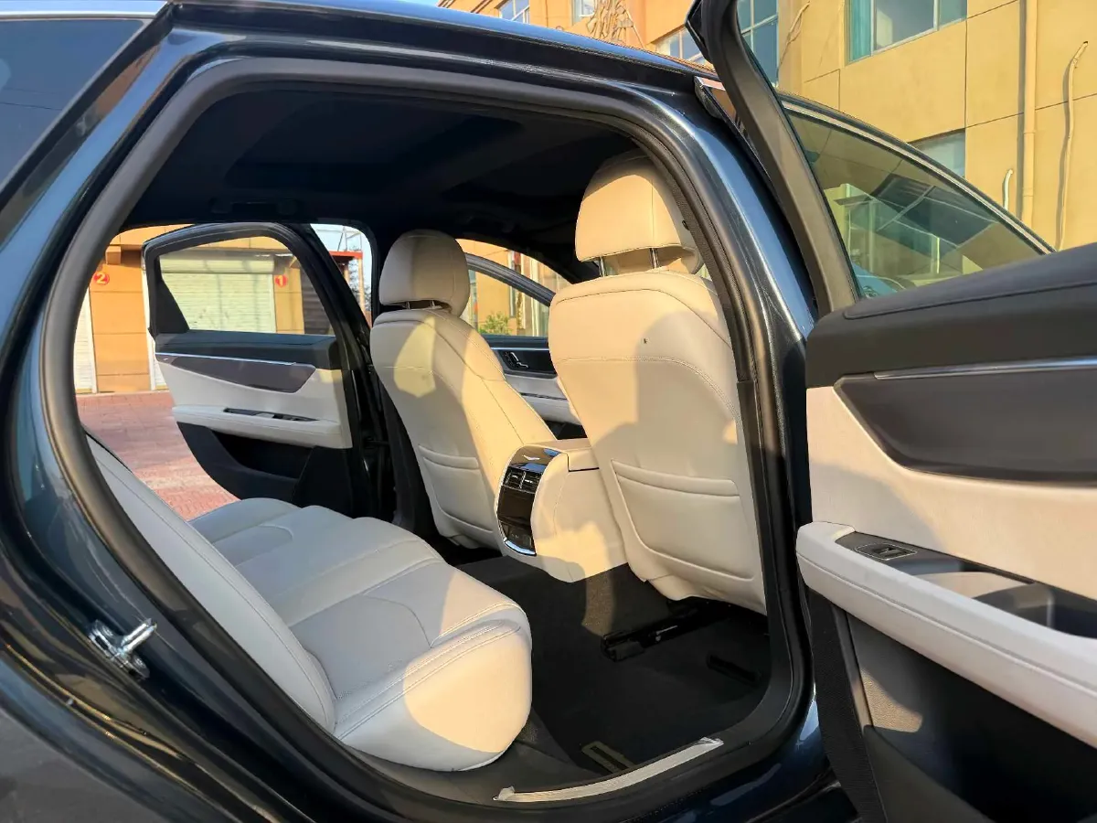 2023 Cadillac CT6 2.0T 237HP L4 10AT,autocango,china used car exporter,china ev exporter,chinese used car exporter,chinese used ev exporter