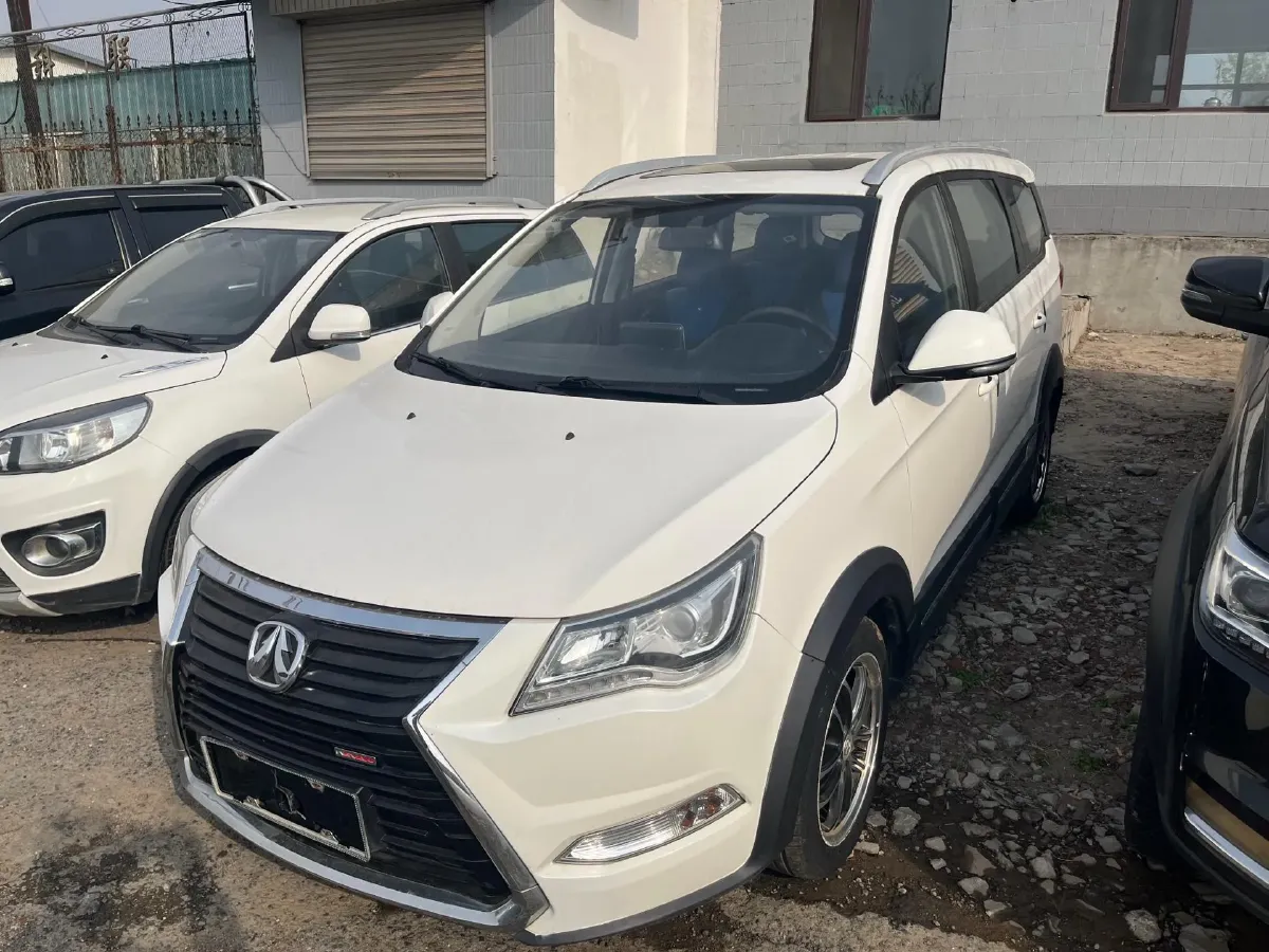 2017 BAIC WeiWang M50F 1.5L 116HP L4 5MT,autocango,china used car exporter,china ev exporter,chinese used car exporter,chinese used ev exporter