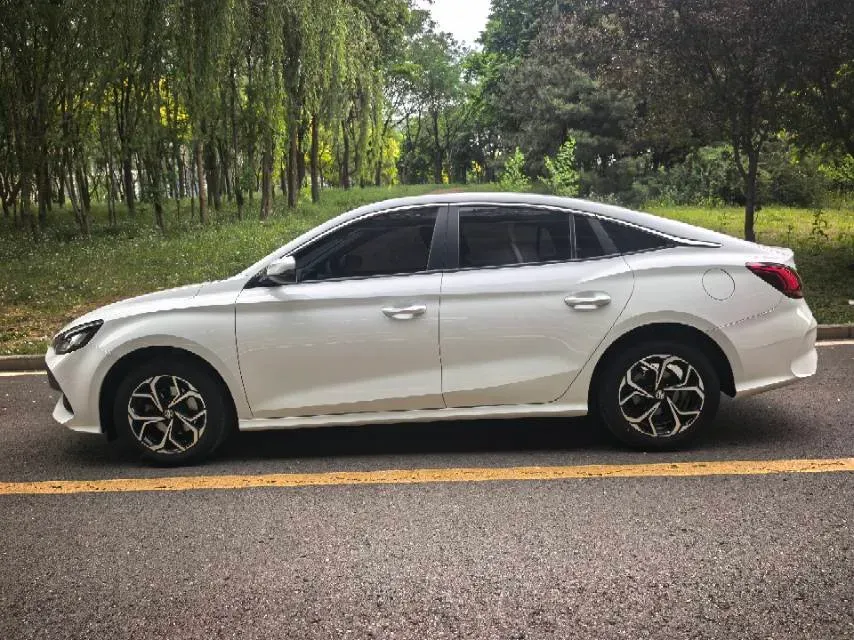 2023 MG 5 1.5L 129HP L4 5MT,autocango,china used car exporter,china ev exporter,chinese used car exporter,chinese used ev exporter