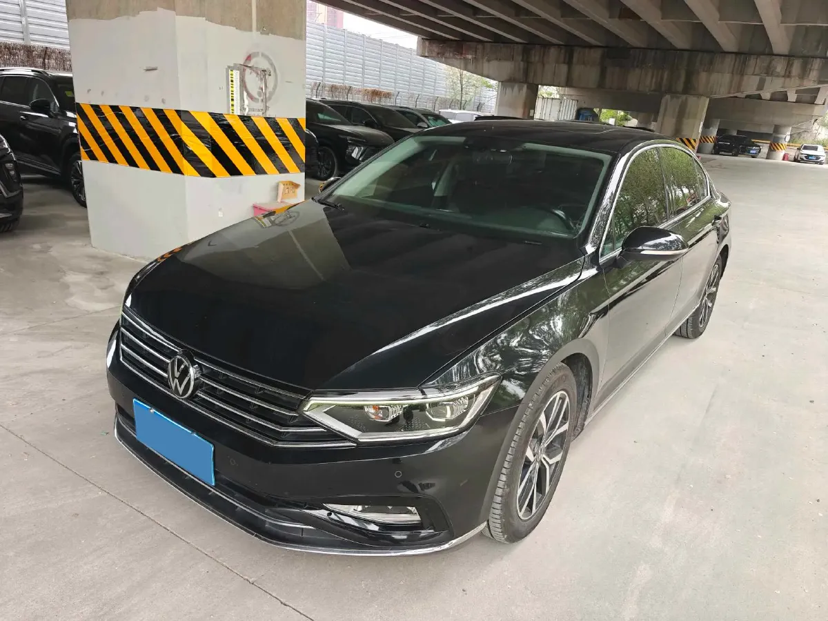 2020 Volkswagen Magotan 2.0T 186HP L4 7DCT,autocango,china used car exporter,china ev exporter,chinese used car exporter,chinese used ev exporter
