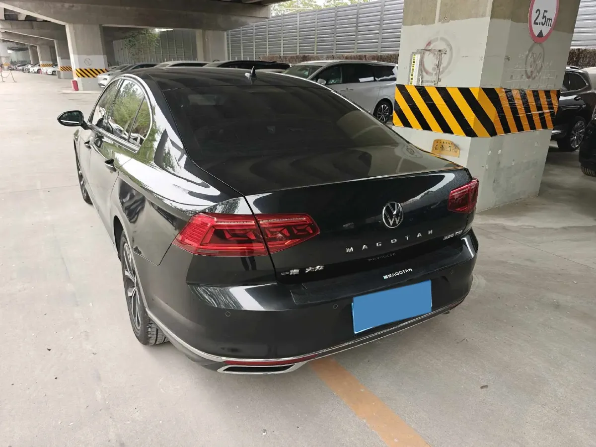 2020 Volkswagen Magotan 2.0T 186HP L4 7DCT,autocango,china used car exporter,china ev exporter,chinese used car exporter,chinese used ev exporter