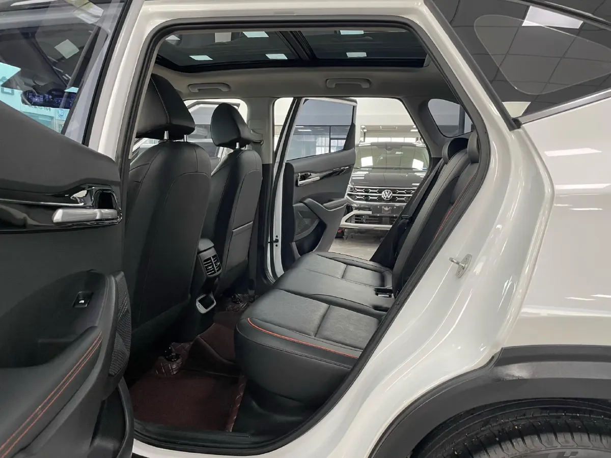 2023 Kia Seltos 1.5L 115HP L4 CVT,autocango,china used car exporter,china ev exporter,chinese used car exporter,chinese used ev exporter