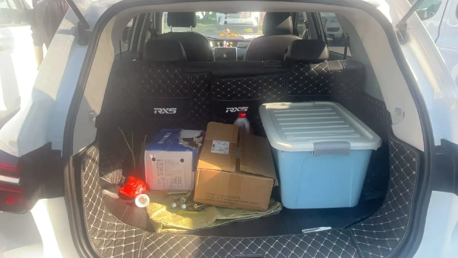 2023 Roewe RX5 1.5T 181HP L4 7DCT,autocango,china used car exporter,china ev exporter,chinese used car exporter,chinese used ev exporter