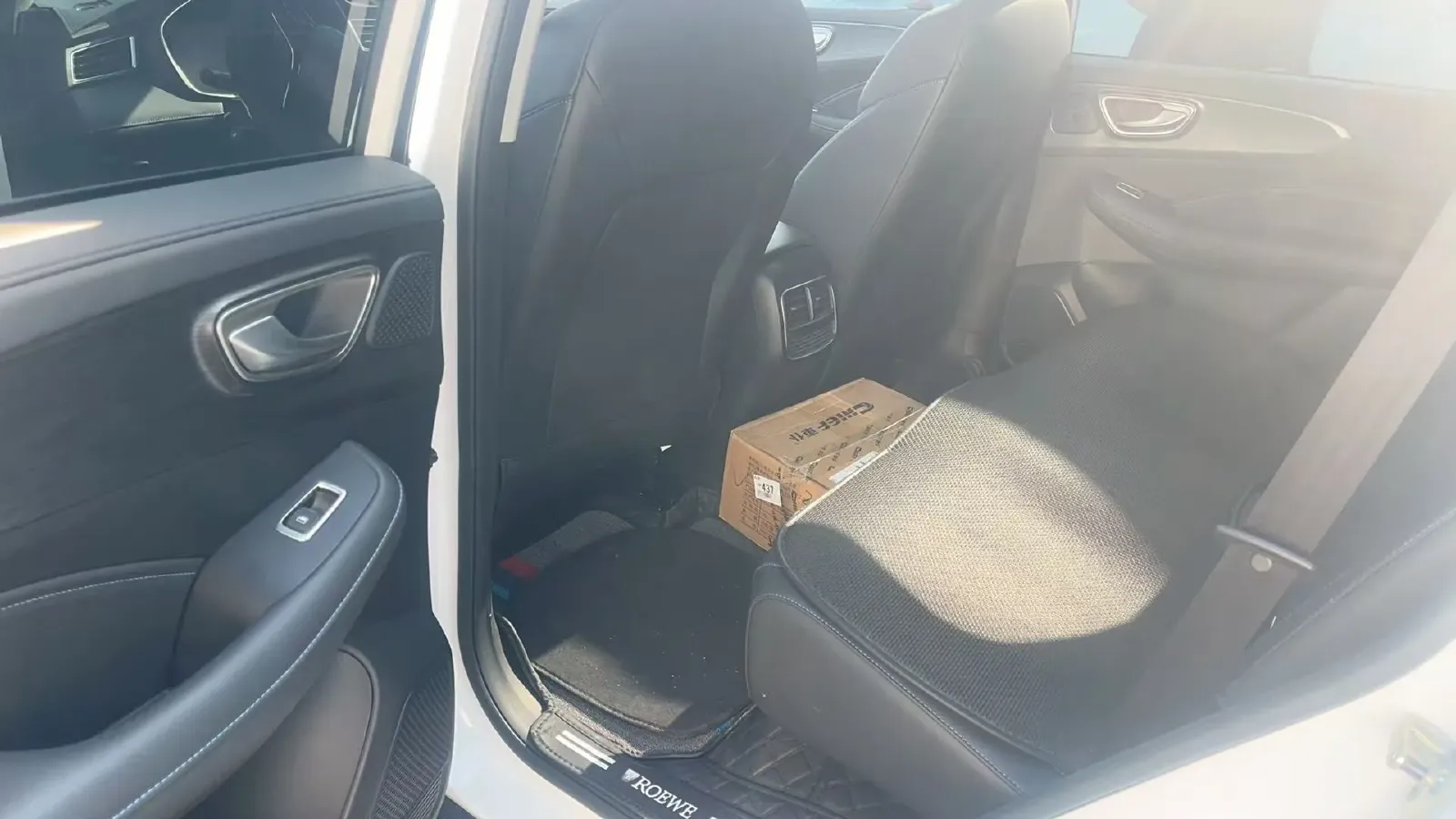 2023 Roewe RX5 1.5T 181HP L4 7DCT,autocango,china used car exporter,china ev exporter,chinese used car exporter,chinese used ev exporter