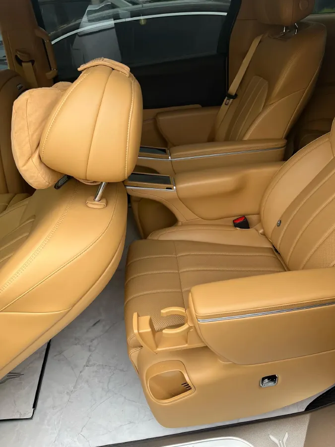 2025 Voyah Dream 1.5T 150HP L4 PHEV 41.7KWH,autocango,china used car exporter,china ev exporter,chinese used car exporter,chinese used ev exporter