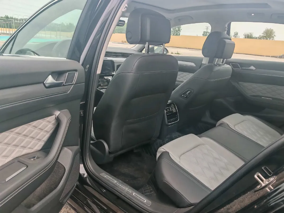 2023 Volkswagen Magotan 1.4T 150HP L4 7DCT,autocango,china used car exporter,china ev exporter,chinese used car exporter,chinese used ev exporter