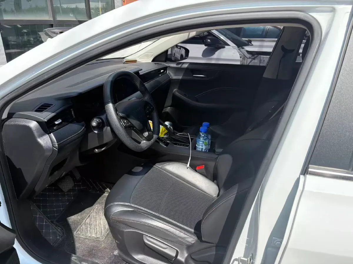 2023 Roewe i5 1.5L 129HP L4 CVT,autocango,china used car exporter,china ev exporter,chinese used car exporter,chinese used ev exporter