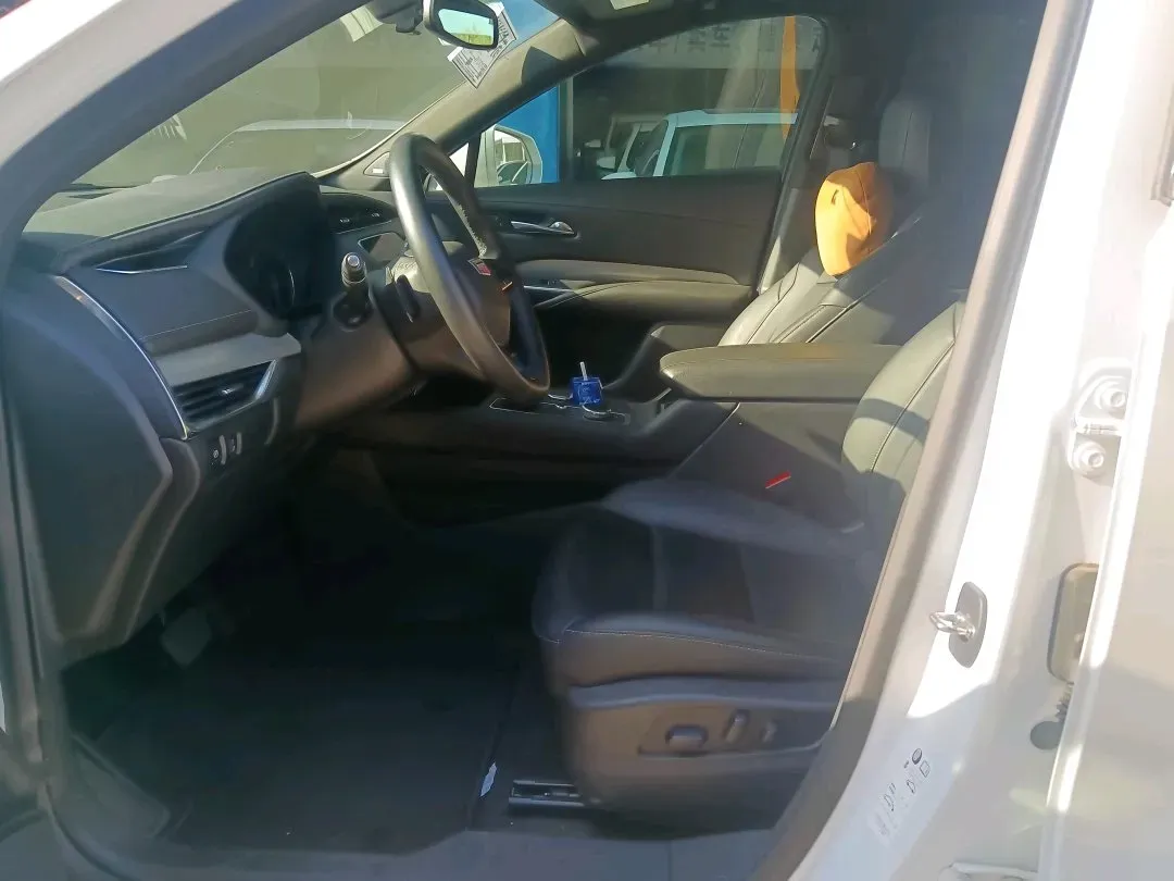 2021 Cadillac XT4 2.0T 237HP L4 9AT,autocango,china used car exporter,china ev exporter,chinese used car exporter,chinese used ev exporter