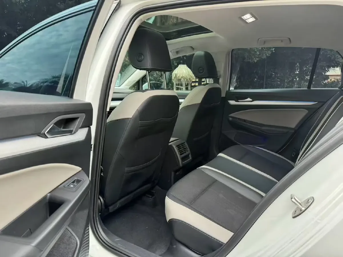 2023 Volkswagen Golf 1.4T 150HP L4 7DCT,autocango,china used car exporter,china ev exporter,chinese used car exporter,chinese used ev exporter