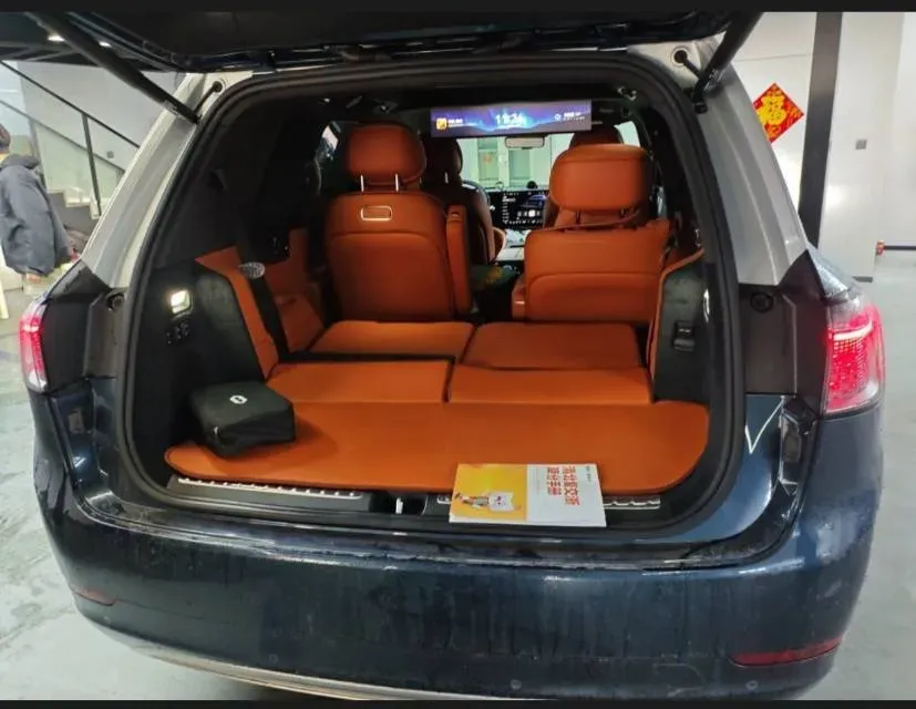 2025 AITO AITO M9 REEV 160HP REEV 52KWH,autocango,china used car exporter,china ev exporter,chinese used car exporter,chinese used ev exporter