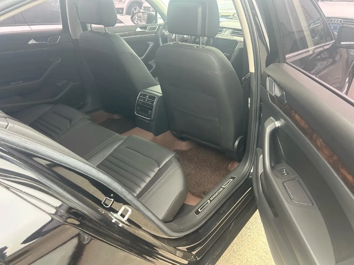 2019 Volkswagen Magotan 2.0T 186HP L4 7DCT,autocango,china used car exporter,china ev exporter,chinese used car exporter,chinese used ev exporter