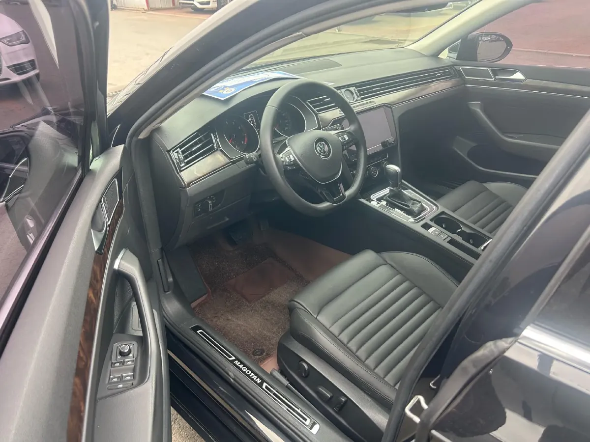 2019 Volkswagen Magotan 2.0T 186HP L4 7DCT,autocango,china used car exporter,china ev exporter,chinese used car exporter,chinese used ev exporter