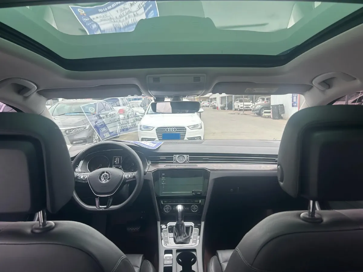 2019 Volkswagen Magotan 2.0T 186HP L4 7DCT,autocango,china used car exporter,china ev exporter,chinese used car exporter,chinese used ev exporter