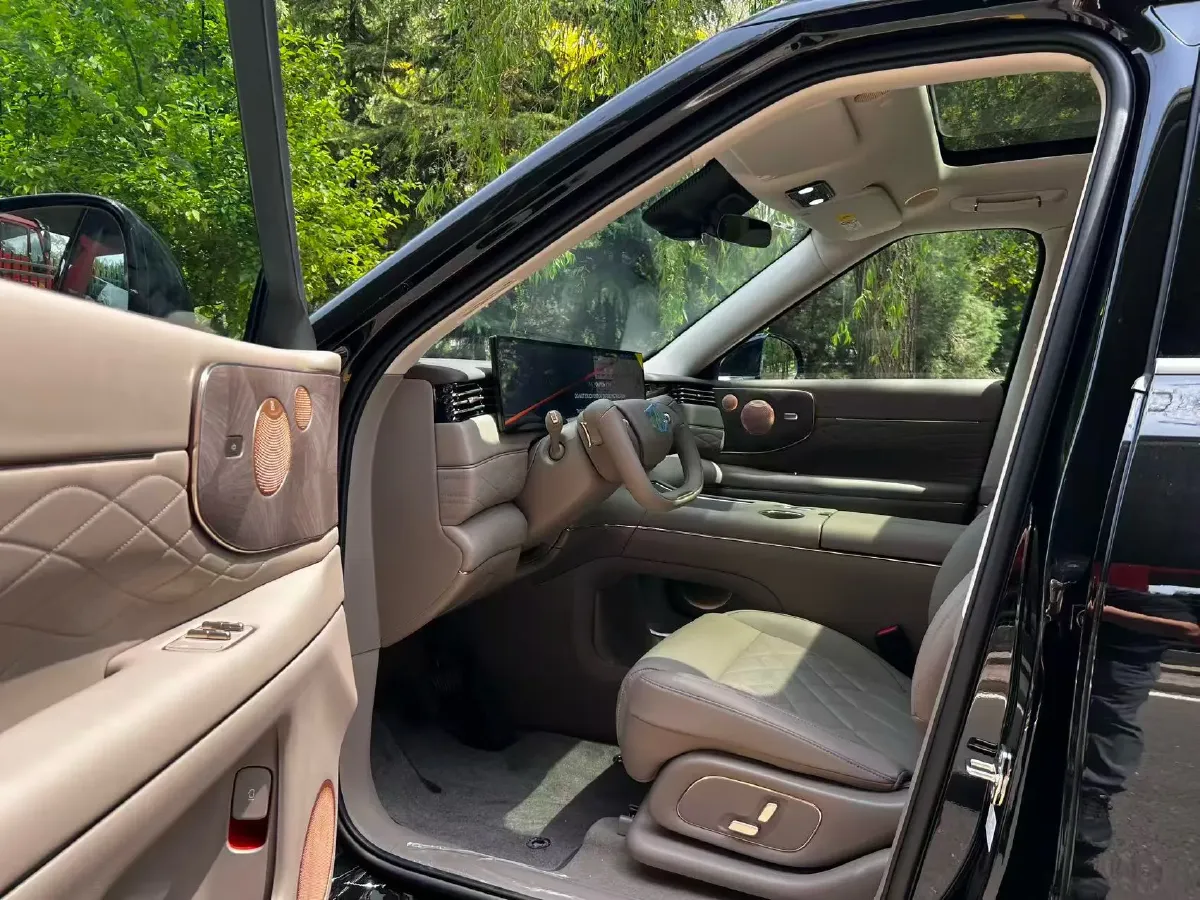 2026 IM LS9 REEV 155HP REEV,autocango,china used car exporter,china ev exporter,chinese used car exporter,chinese used ev exporter