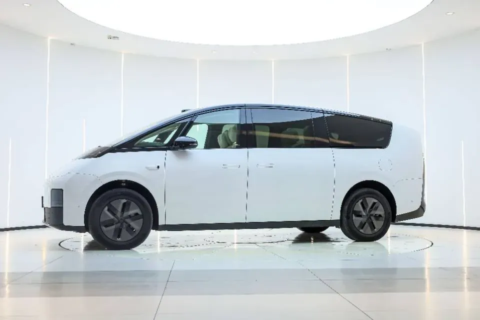 2025 Li MEGA BEV,autocango,china used car exporter,china ev exporter,chinese used car exporter,chinese used ev exporter