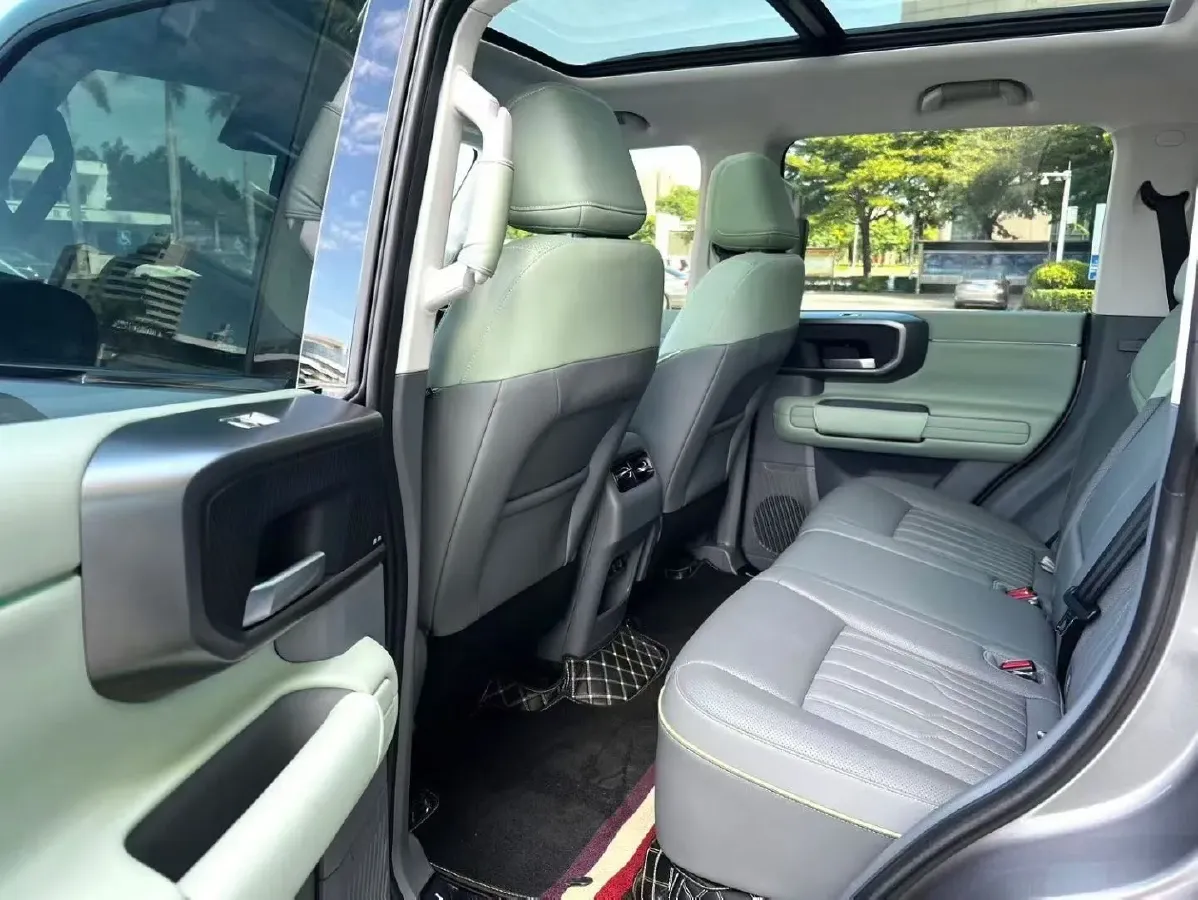 2024 Beijing BJ40 2.0T 245HP L4 8AT,autocango,china used car exporter,china ev exporter,chinese used car exporter,chinese used ev exporter