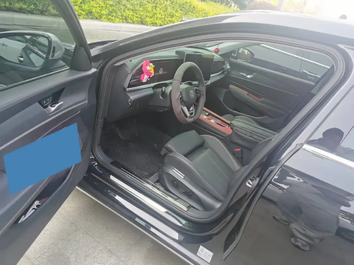 2025 Volkswagen Passat 2.0T 220HP L4 7DCT,autocango,china used car exporter,china ev exporter,chinese used car exporter,chinese used ev exporter